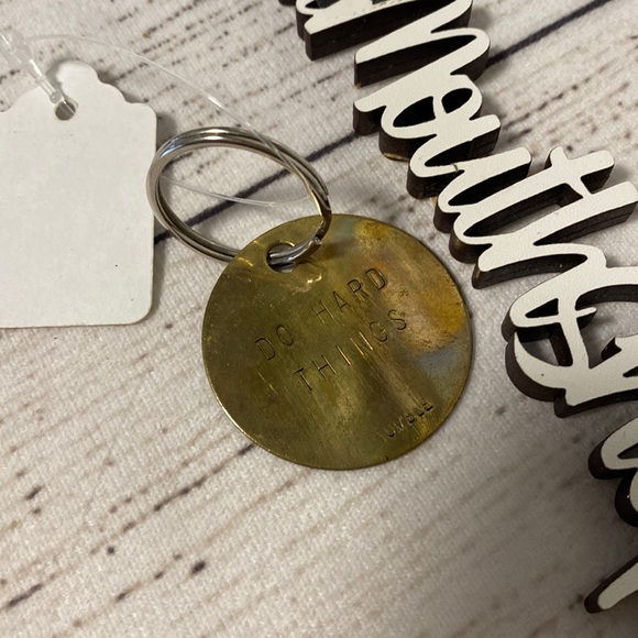 *DO HARD THINGS Inspirational Handmade Hand Stamped Metal Upcycled Keyring - Picture 2 of 6